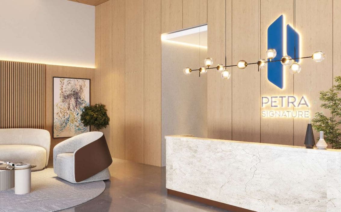 Petra Signature · 3