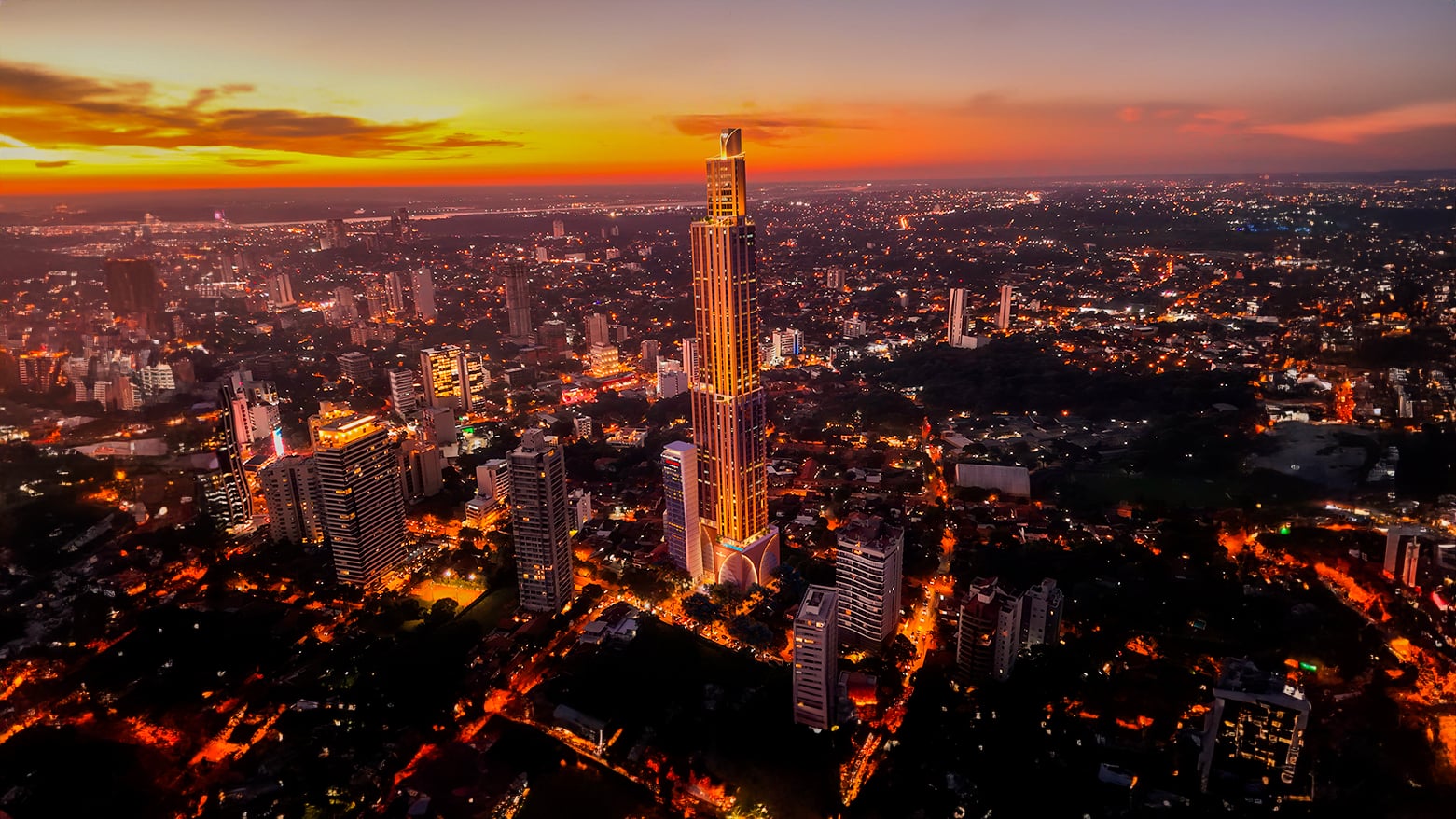 Petra Imperiale – Turm und Skyline